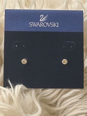 Swarovski Rhodium Plated Silver Toned Crystal Stud Earrings 697315- New With Tag